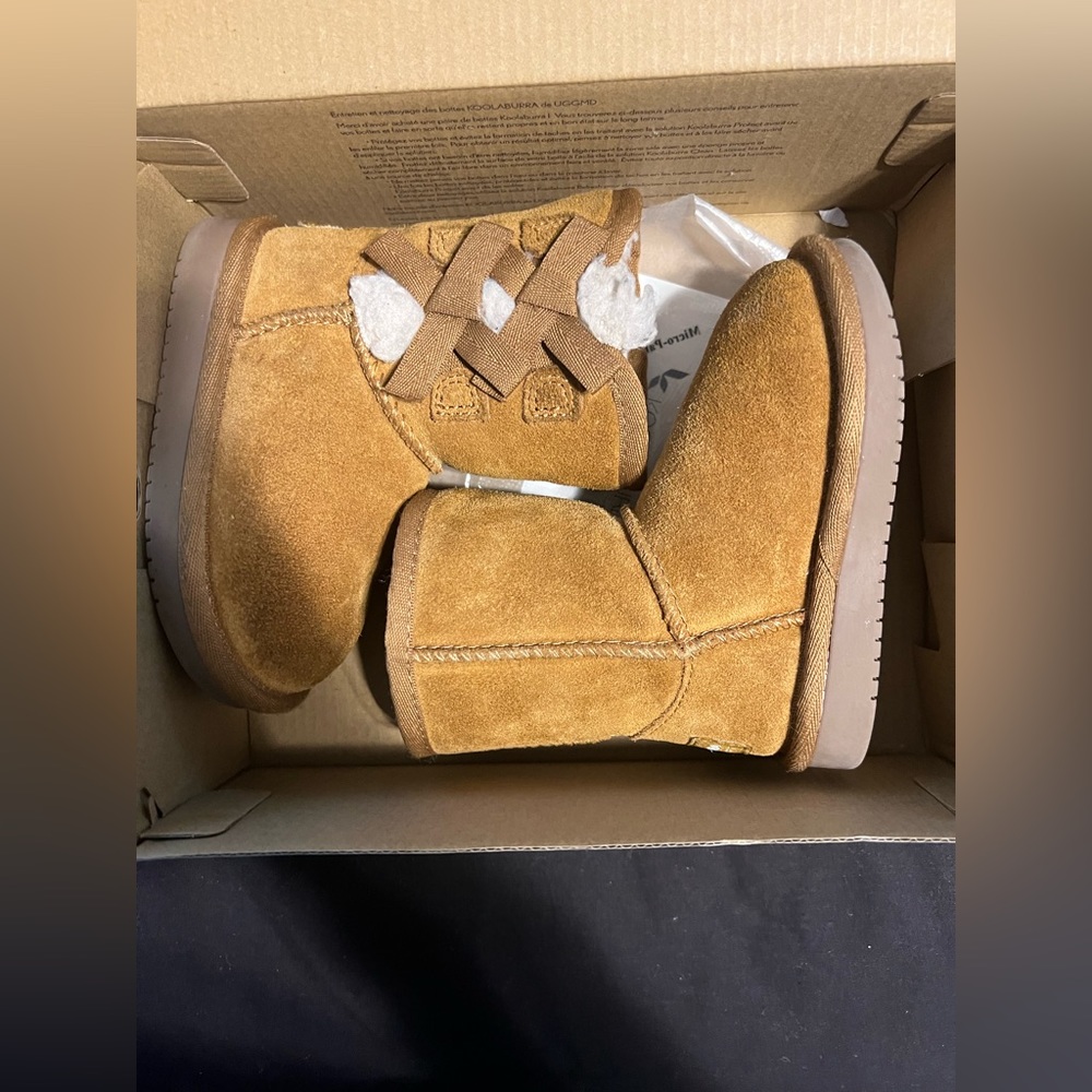 Toddler Victoria short boot Uggs